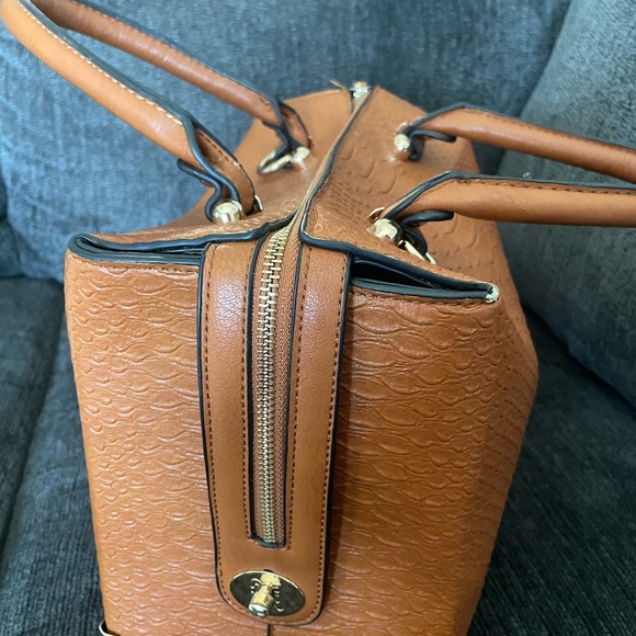 Spacious tote. EUC. - Picture 3 of 8